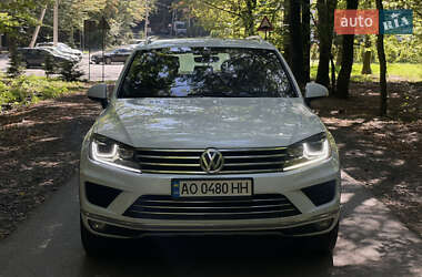 Внедорожник / Кроссовер Volkswagen Touareg 2017 в 