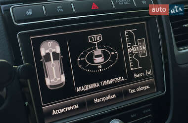 Внедорожник / Кроссовер Volkswagen Touareg 2017 в 