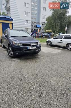 Внедорожник / Кроссовер Volkswagen Touareg 2011 в Днепре