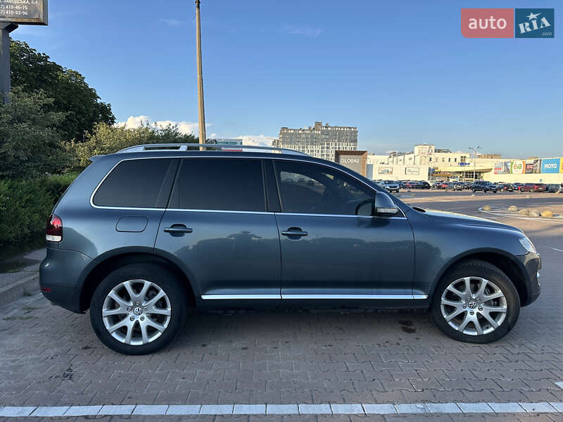 Внедорожник / Кроссовер Volkswagen Touareg 2009 в Житомире