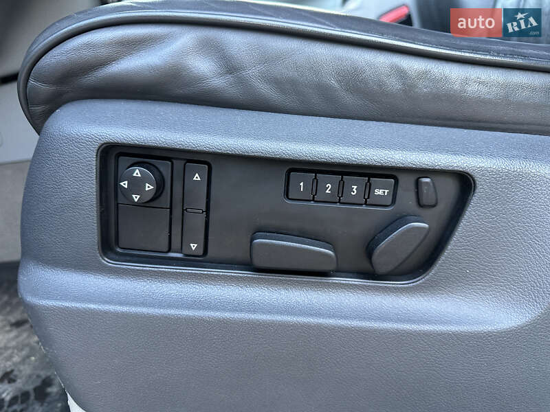 Внедорожник / Кроссовер Volkswagen Touareg 2009 в Житомире