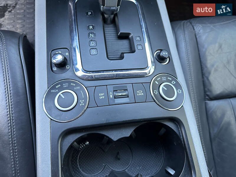 Внедорожник / Кроссовер Volkswagen Touareg 2009 в Житомире