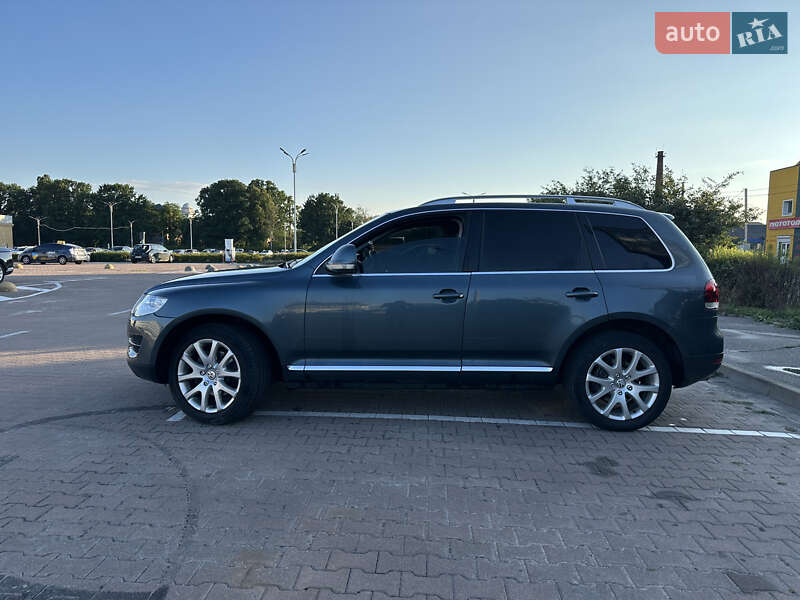 Внедорожник / Кроссовер Volkswagen Touareg 2009 в Житомире