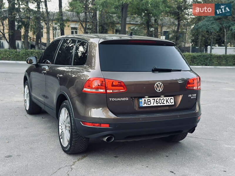 Позашляховик / Кросовер Volkswagen Touareg 2010 в Вінниці