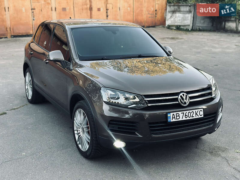 Позашляховик / Кросовер Volkswagen Touareg 2010 в Вінниці