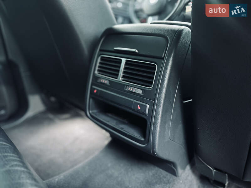 Позашляховик / Кросовер Volkswagen Touareg 2010 в Вінниці