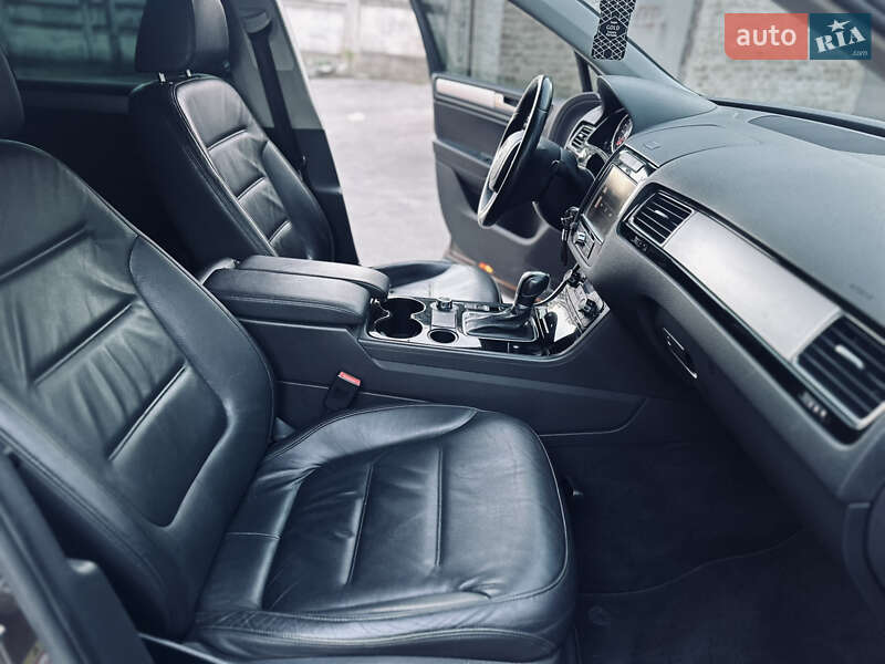 Позашляховик / Кросовер Volkswagen Touareg 2010 в Вінниці