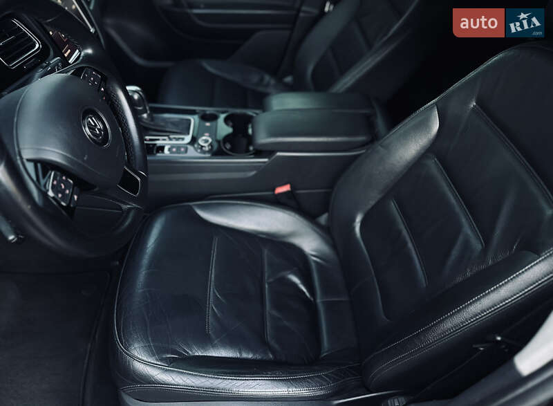 Позашляховик / Кросовер Volkswagen Touareg 2010 в Вінниці