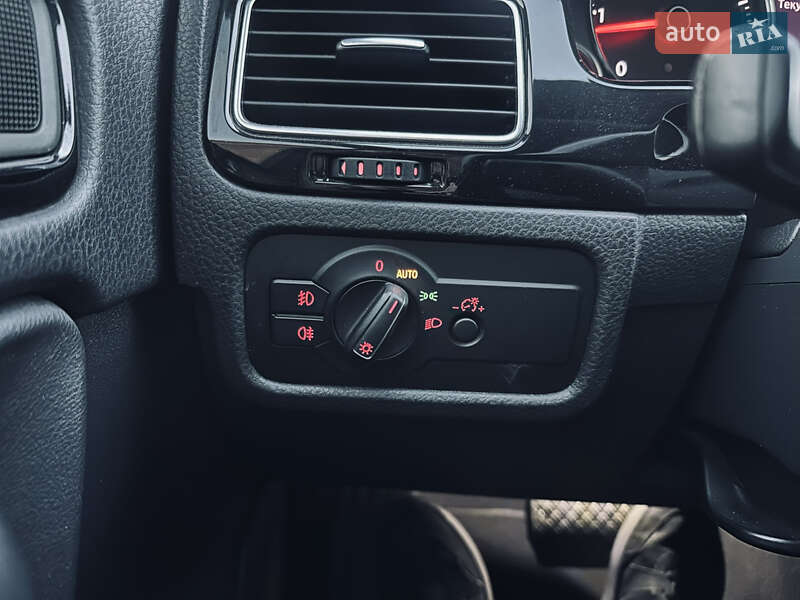 Позашляховик / Кросовер Volkswagen Touareg 2010 в Вінниці