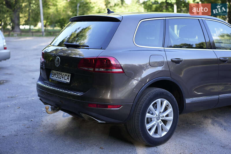 Внедорожник / Кроссовер Volkswagen Touareg 2010 в Сумах