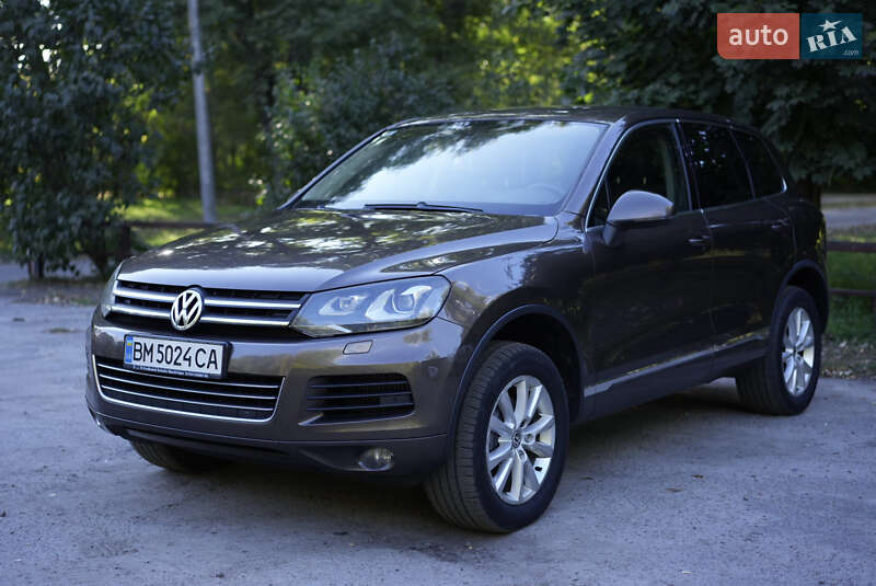Внедорожник / Кроссовер Volkswagen Touareg 2010 в Сумах