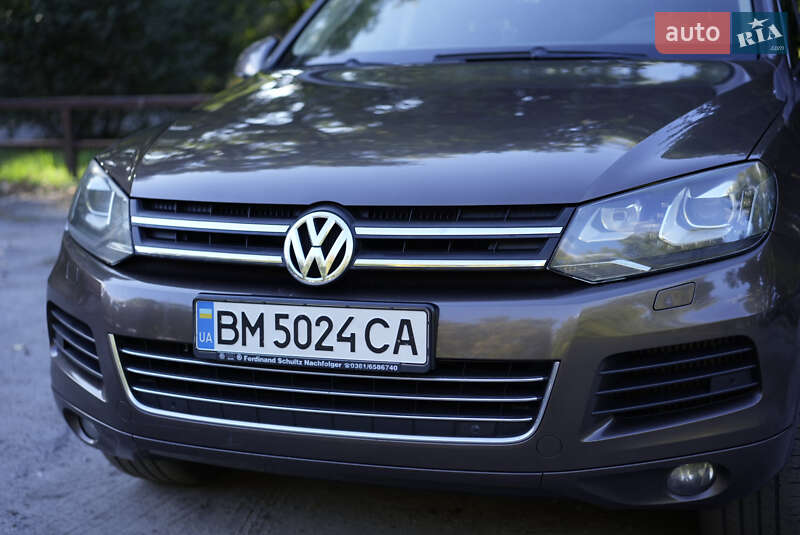 Внедорожник / Кроссовер Volkswagen Touareg 2010 в Сумах