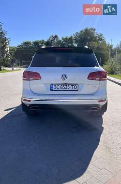 Внедорожник / Кроссовер Volkswagen Touareg 2016 в 