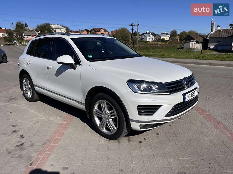 Внедорожник / Кроссовер Volkswagen Touareg 2016 в Львове