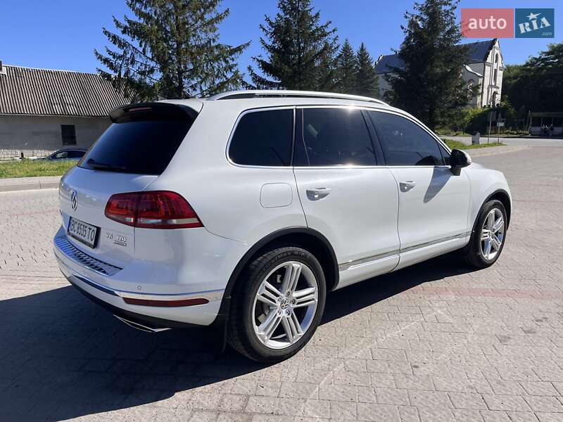 Внедорожник / Кроссовер Volkswagen Touareg 2016 в Львове