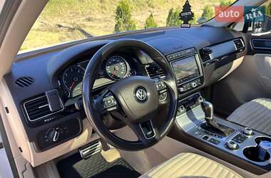 Внедорожник / Кроссовер Volkswagen Touareg 2016 в 