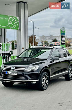 Внедорожник / Кроссовер Volkswagen Touareg 2015 в Киеве