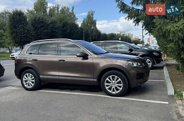 Позашляховик / Кросовер Volkswagen Touareg 2011 в Бучі