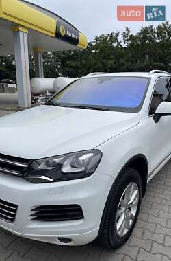 Позашляховик / Кросовер Volkswagen Touareg 2012 в Києві