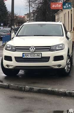 Внедорожник / Кроссовер Volkswagen Touareg 2011 в Житомире