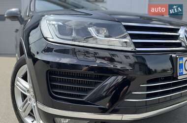 Позашляховик / Кросовер Volkswagen Touareg 2014 в  фото 5 Позашляховик / Кросовер Volkswagen Touareg 2014 в