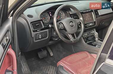 Внедорожник / Кроссовер Volkswagen Touareg 2010 в 