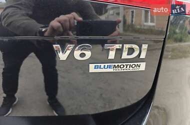 Внедорожник / Кроссовер Volkswagen Touareg 2010 в 