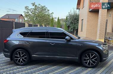 Внедорожник / Кроссовер Volkswagen Touareg 2020 в 