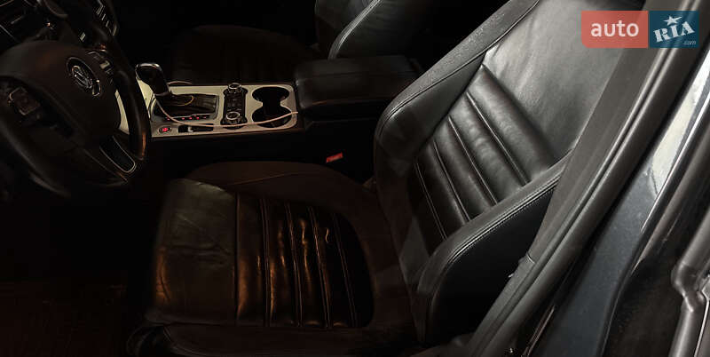 Позашляховик / Кросовер Volkswagen Touareg 2012 в Києві фото 11 Позашляховик / Кросовер Volkswagen Touareg 2012 в Києві