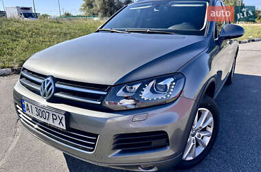 Внедорожник / Кроссовер Volkswagen Touareg 2014 в Киеве