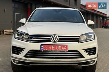 Позашляховик / Кросовер Volkswagen Touareg 2017 в Києві
