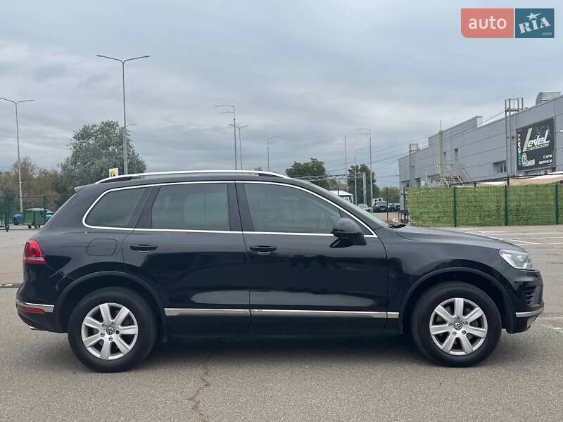 Внедорожник / Кроссовер Volkswagen Touareg 2017 в Киеве