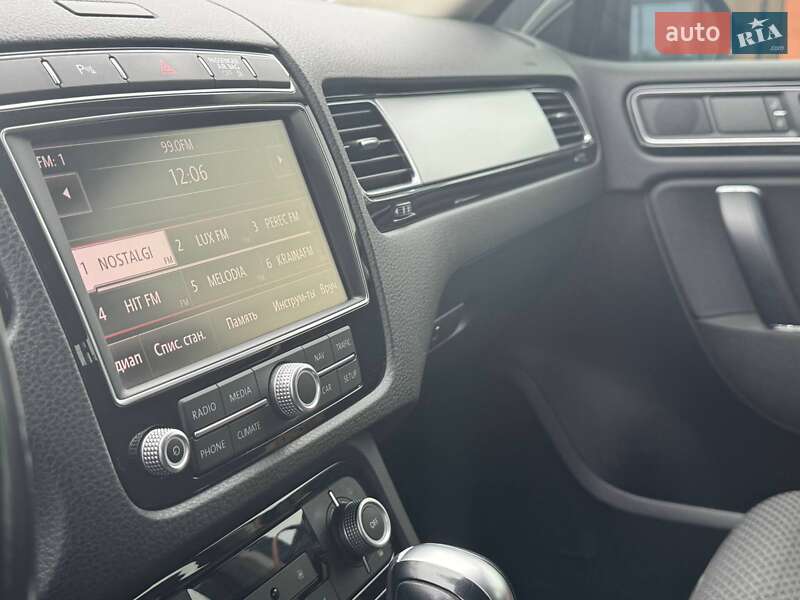 Внедорожник / Кроссовер Volkswagen Touareg 2017 в Киеве