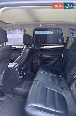 Внедорожник / Кроссовер Volkswagen Touareg 2015 в 