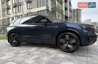 Внедорожник / Кроссовер Volkswagen Touareg 2023 в Киеве