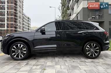 Позашляховик / Кросовер Volkswagen Touareg 2021 в Києві