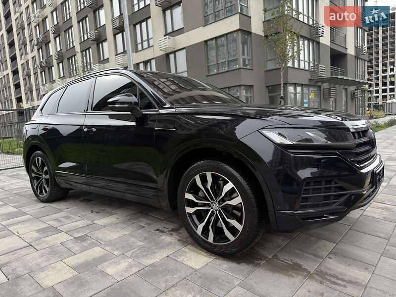 Внедорожник / Кроссовер Volkswagen Touareg 2021 в Киеве
