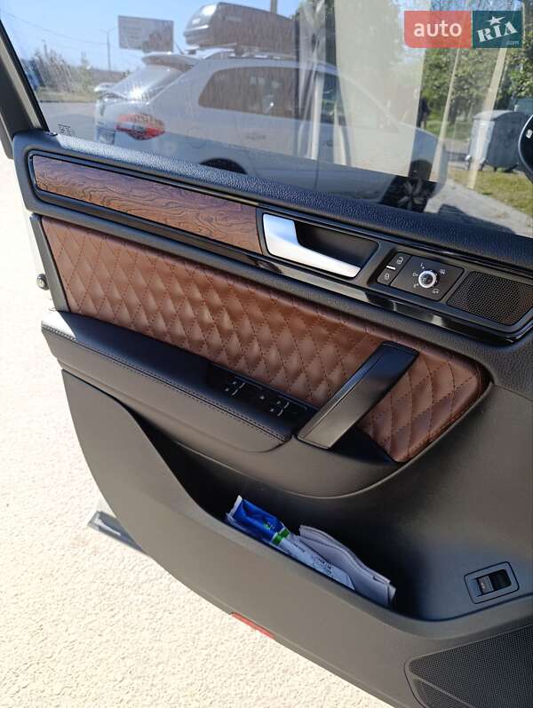 Внедорожник / Кроссовер Volkswagen Touareg 2011 в Запорожье фото 4 Внедорожник / Кроссовер Volkswagen Touareg 2011 в Запорожье