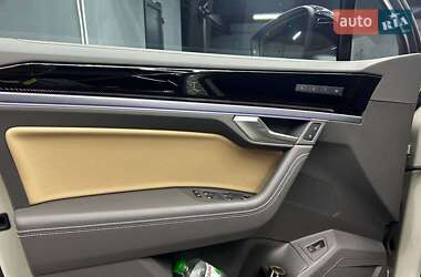 Позашляховик / Кросовер Volkswagen Touareg 2024 в  фото 8 Позашляховик / Кросовер Volkswagen Touareg 2024 в