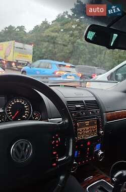 Внедорожник / Кроссовер Volkswagen Touareg 2007 в 