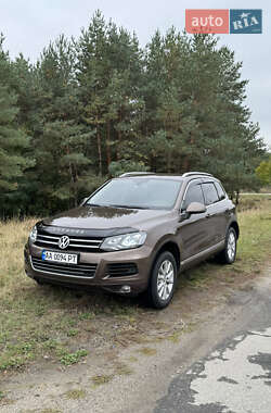 Внедорожник / Кроссовер Volkswagen Touareg 2014 в Звенигородке