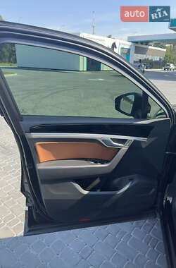 Позашляховик / Кросовер Volkswagen Touareg 2018 в 