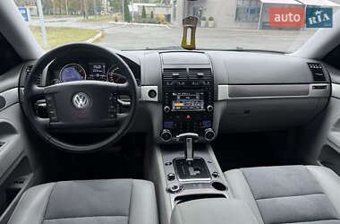 Внедорожник / Кроссовер Volkswagen Touareg 2006 в 