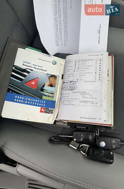 Внедорожник / Кроссовер Volkswagen Touareg 2006 в 
