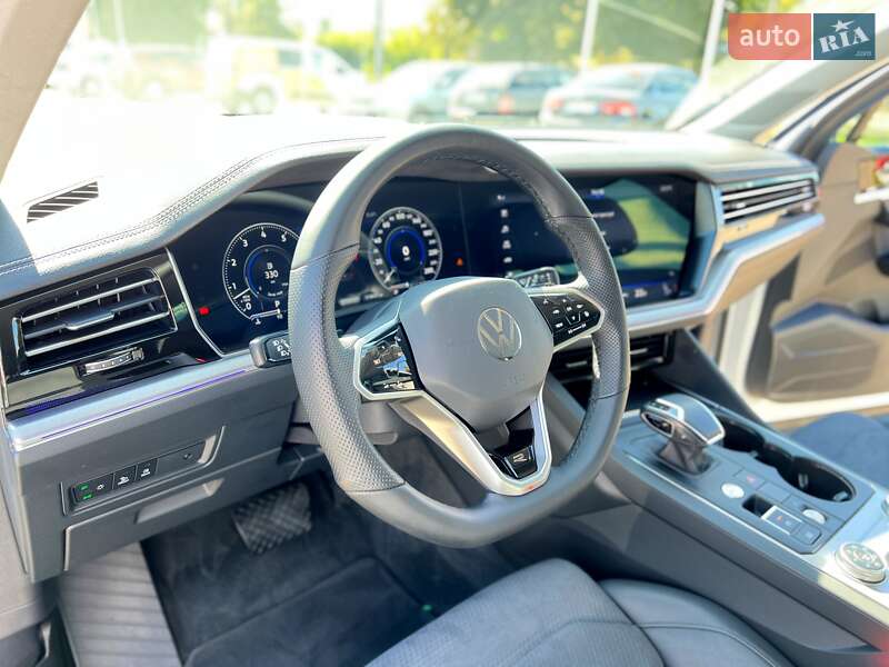Внедорожник / Кроссовер Volkswagen Touareg 2020 в Чернигове