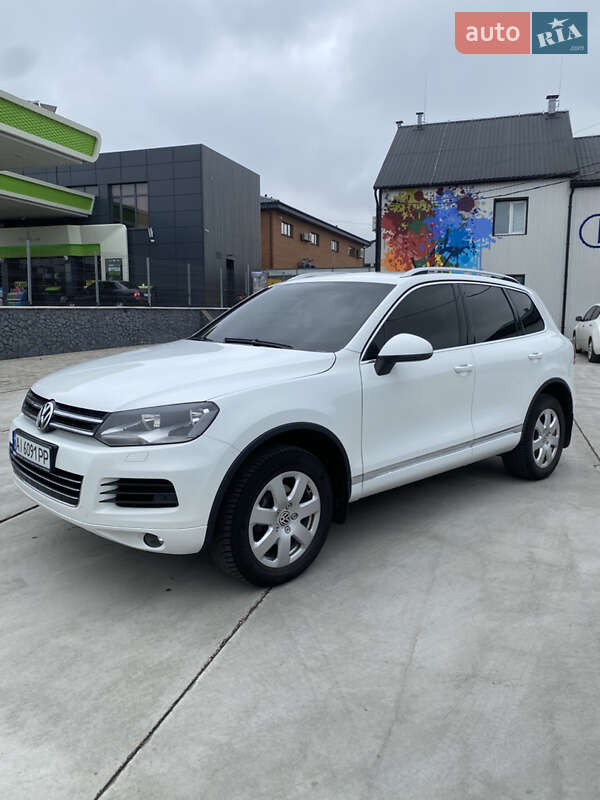 Внедорожник / Кроссовер Volkswagen Touareg 2012 в 