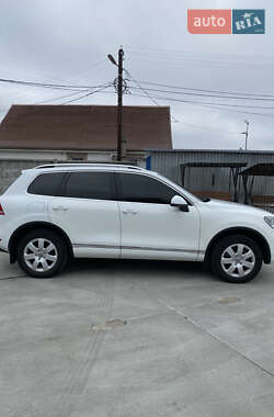 Внедорожник / Кроссовер Volkswagen Touareg 2012 в 