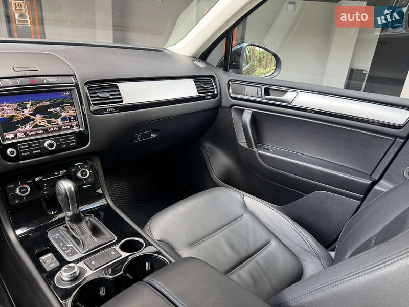 Внедорожник / Кроссовер Volkswagen Touareg 2015 в Киеве фото 31 Внедорожник / Кроссовер Volkswagen Touareg 2015 в Киеве