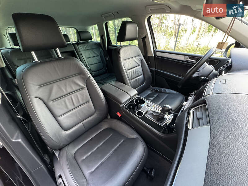 Внедорожник / Кроссовер Volkswagen Touareg 2015 в Киеве фото 52 Внедорожник / Кроссовер Volkswagen Touareg 2015 в Киеве