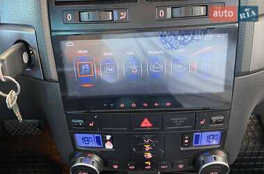 Внедорожник / Кроссовер Volkswagen Touareg 2005 в 